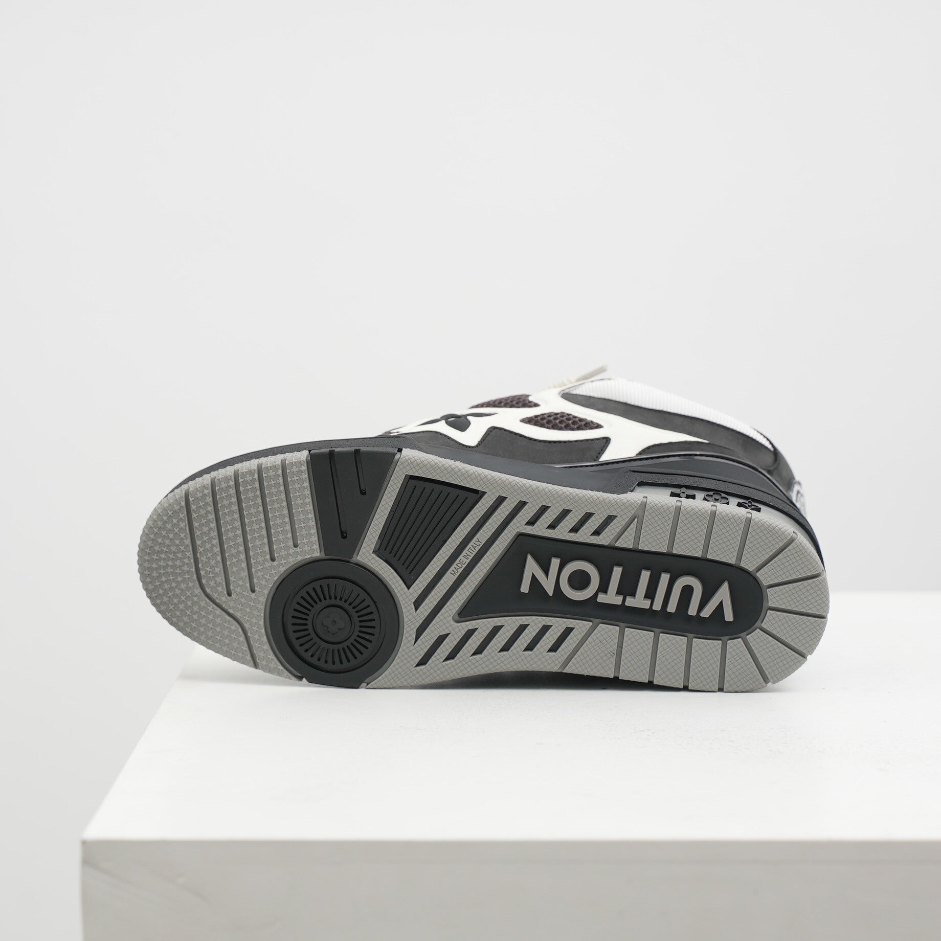Louis Vuitton LV Skate Shoes Grey White